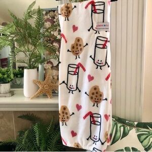 NWT! Cookies & Milk Pink Hearts Plush Throw